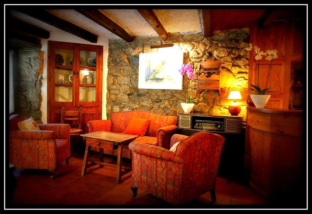 Hostal Cisco De Sans Andorra la Vella Ngoại thất bức ảnh